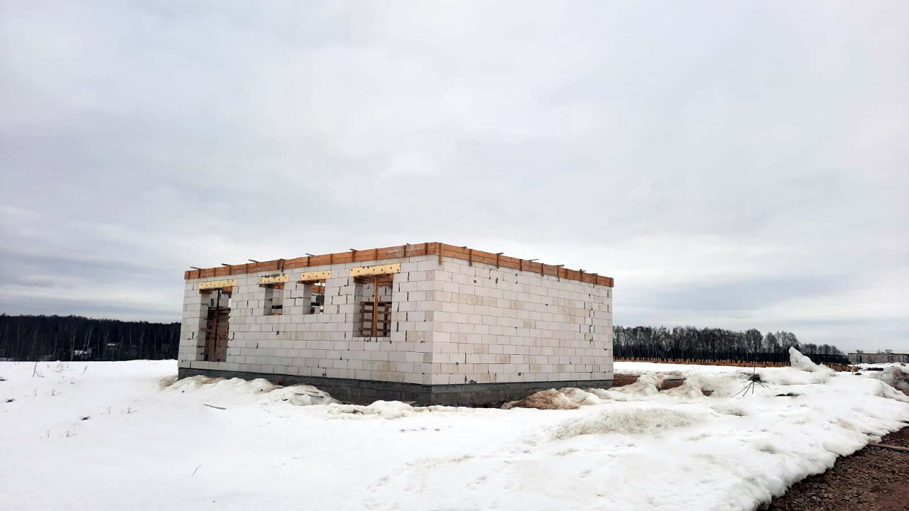 Одноэтажный дом из газобетонных блоков в поселке «Рэд» участок №19